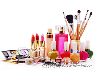 化妆品可以放在冰箱里保存吗？