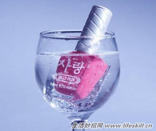 指甲油干了莫要扔 5个妙招巧还原
